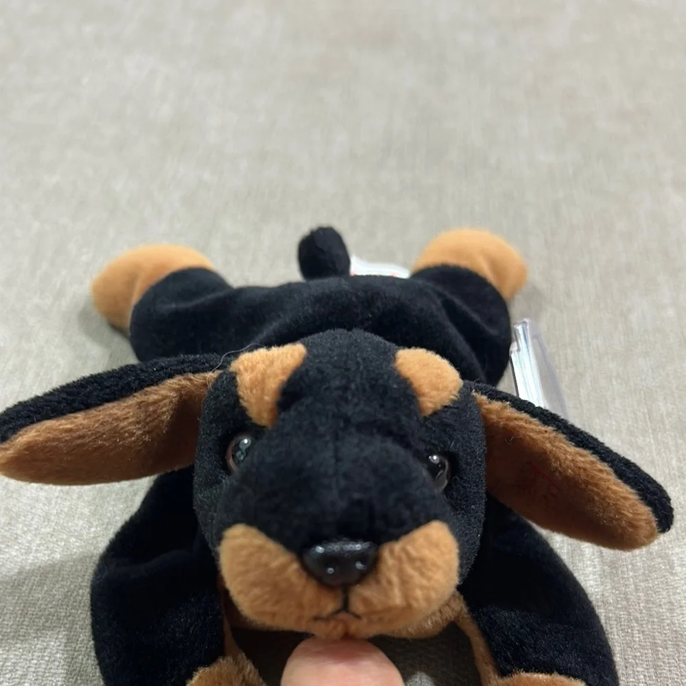 Ty Beanie Babies 1996 Doby Black and Brown Plush Dog